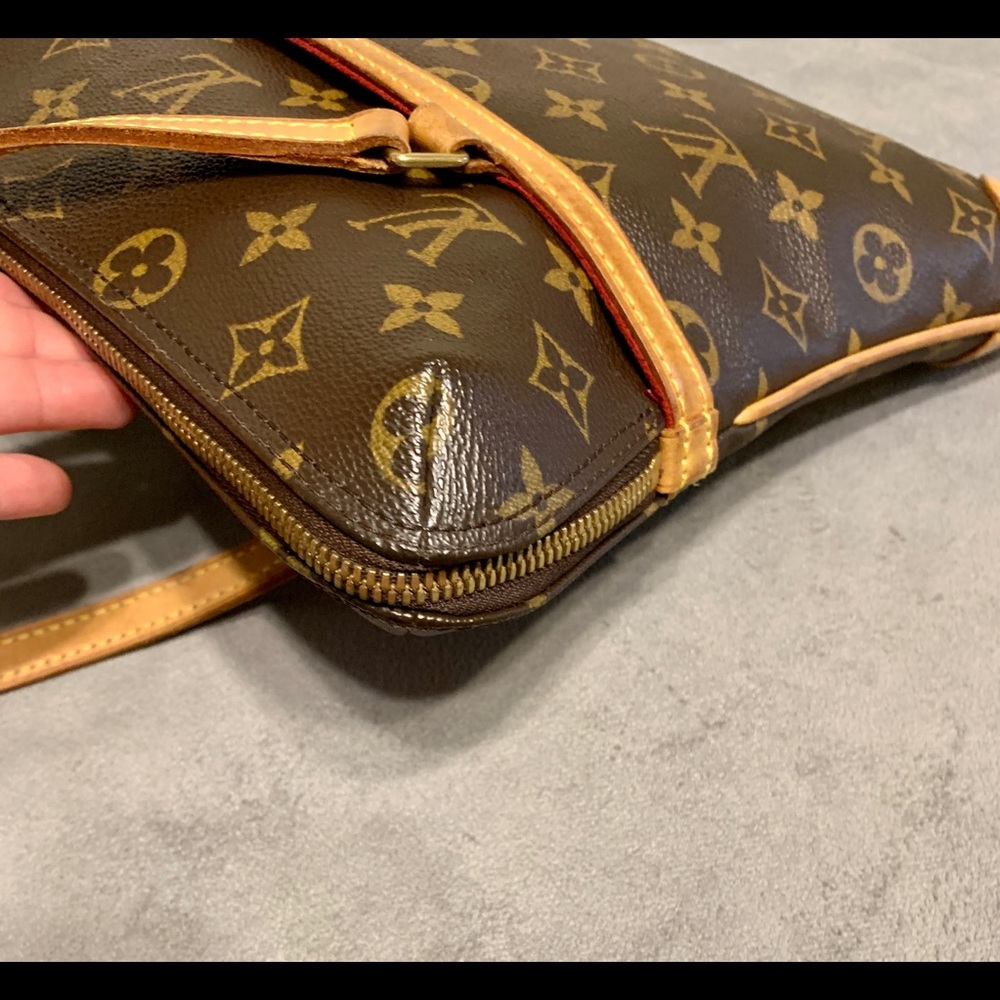 Authentic Louis Vuitton Coussin GM - Picture 6 of 16